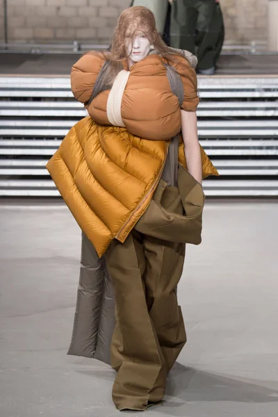 Look 8